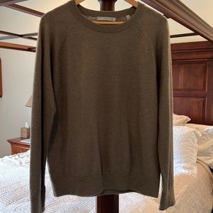 Vince sweater, gently worn brownish gray colored. Cozy and cute! Size M